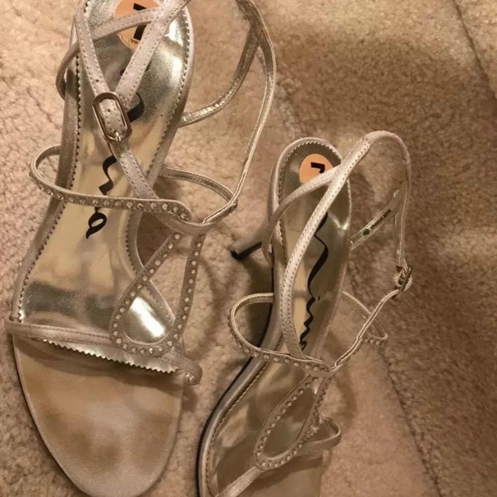 Nina Ladies Heels-Silver- Size: 7